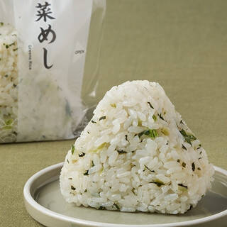 今週新発売のファミマおにぎりまとめ！『大きなおむすび　鮭高菜』、『だし入り醤油ご飯　海苔佃煮　昆布入り』など♪