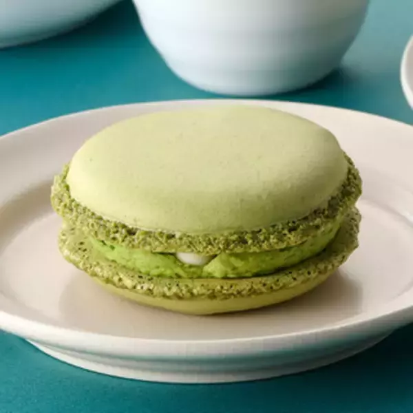 「今週新発売のチョコレートスイーツまとめ！『ストロベリー　チョコレートアイスバー』、『生チョコクッキーサンド』など♪」の画像