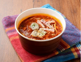 今週新発売のトマト料理まとめ！『トマトと彩り野菜のサンド』、『緑黄色野菜がとれる鶏のトマト煮』など♪