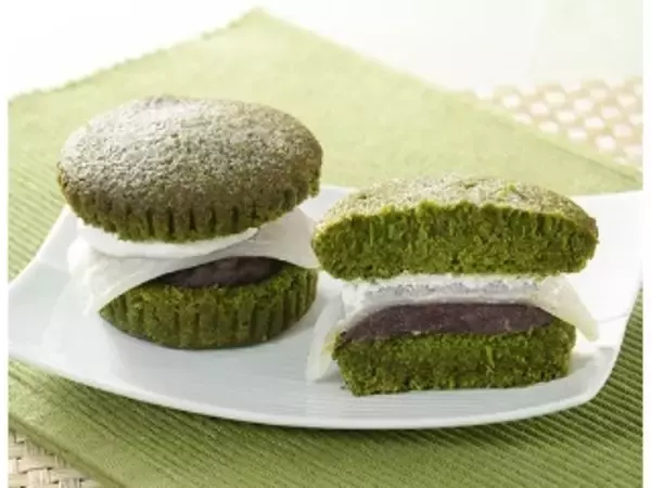 「【2026年5月第2週】コンビニスイーツの新商品！とろける桃スイーツや濃い抹茶サンド、北海道産メロンなどまとめ」の画像