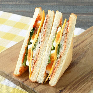 今週新発売のたまご味まとめ！『ガツンとにんにく　とろっと煮たまご』、『ミニロールたまごサラダ＆ハムチーズ』など♪