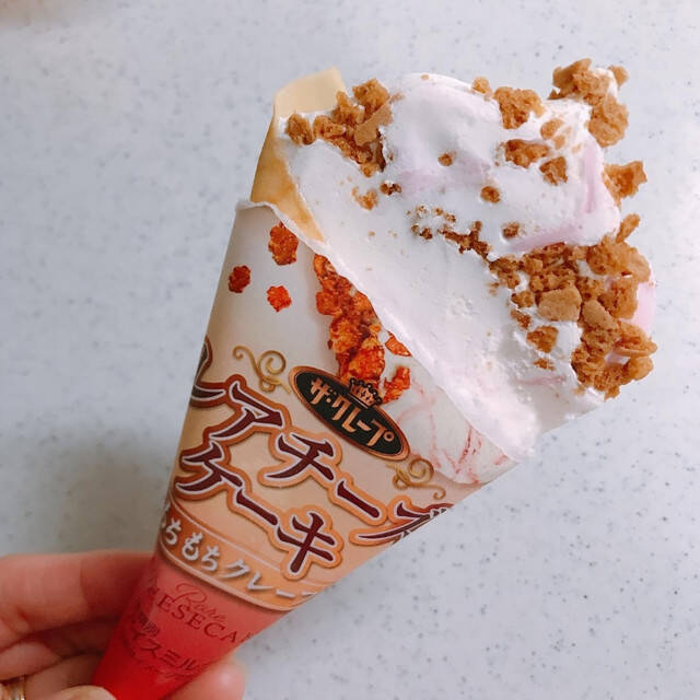 もちもち食感クレープ生地とひんやりアイス♪『クレープ系コンビニアイス』のトレンド「食べたい」人気ランキングTOP3