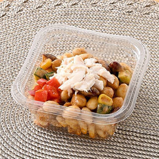 今週新発売のファミマお惣菜まとめ！『たんぱく質１６．４ｇチーズ入りチキンロール　スモーク』、『豆腐スティック　バナナ味』など♪