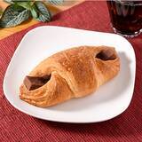 「チョコスティックを包んだ♪ファミマ「チョコクロワッサン」新登場！」の画像1