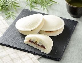 ローソン「塩豆入りもちっとパンケーキ 粒あん＆マーガリン」お得な2個入♪