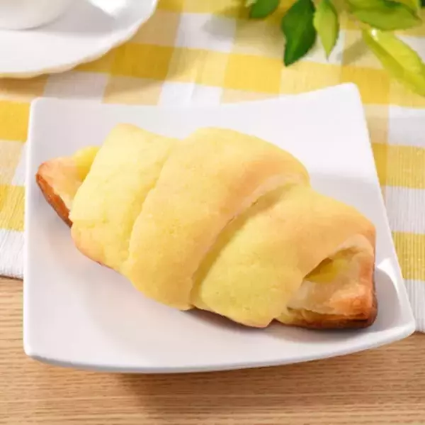 「ファミマ「レアチーズ蒸しケーキ」冷やしても美味♪」の画像