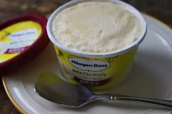 ハーゲンダッツ新作「ゆずのブランマンジェ」ミルクの濃厚感がたまらない！