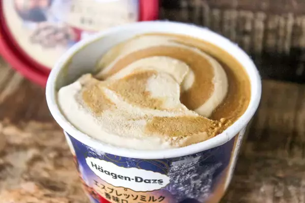 「ハーゲンダッツ クリスピーサンド「マスカルポーネ＆いちじく ～ラム酒仕立て～」期間限定発売」の画像