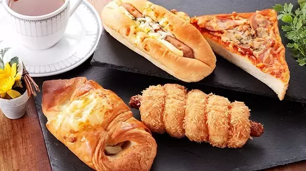 「コンビニ鮭おにぎり食べ比べ！セブン＆ローソン＆ファミマ」の画像