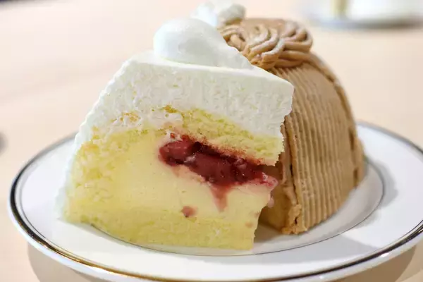 「セブンのイチオシクリスマスケーキ2品！ショートケーキ＆濃厚モンブラン！」の画像