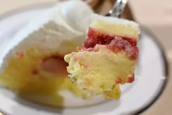 「セブンのイチオシクリスマスケーキ2品！ショートケーキ＆濃厚モンブラン！」の画像