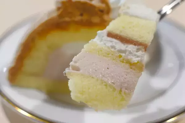 「セブンのイチオシクリスマスケーキ2品！ショートケーキ＆濃厚モンブラン！」の画像