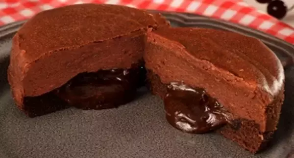 「ローソンスイーツおすすめ人気ランキングBEST10！数々の濃厚チョコレート商品の中から見事トップに輝いたのは…！？」の画像