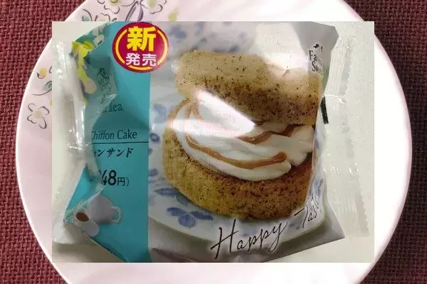 「ファミマ・ローソン、ふんわり紅茶vs.みっしりショコラのケーキ対決！：今週のコンビニスイーツランキング」の画像