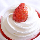 「ほっぺが落ちる♡ファミマの苺とミルクの超本格的ケーキ登場！」の画像4