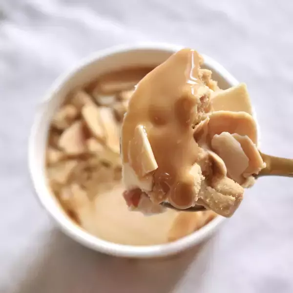 「【食レポ】抹茶チョコレートクッキーとアーモンドキャラメルクッキー。あなたはどっち派？＜新発売のハーゲンダッツが熱い＞」の画像