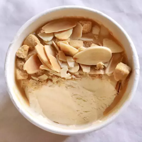 「【食レポ】抹茶チョコレートクッキーとアーモンドキャラメルクッキー。あなたはどっち派？＜新発売のハーゲンダッツが熱い＞」の画像