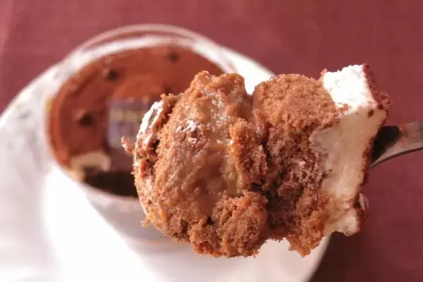 「ファミマ vs. ローソン！ハイブリッド・重層ショコラ対決！：今週のコンビニスイーツランキング」の画像