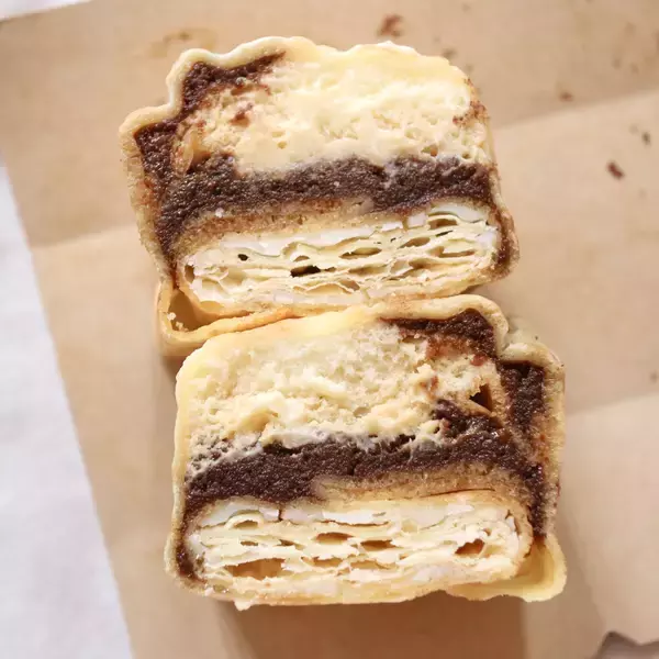 「＼ローソンスイーツを食レポ♪／ミルフィーユとクレープとティラミスがひとつに！？ローソンの欲張りすぎるミループ！」の画像