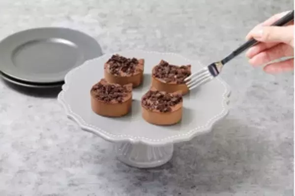 「今週新発売のケーキ！ローソン 飲むパンケーキなど♪」の画像