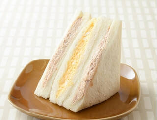 今週新発売のボリュームのある食べものまとめ！『大田区発祥　揚げパンきな粉』、『ふんわりシュガーブレッド』など♪