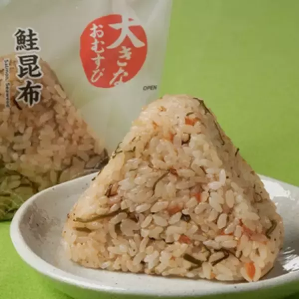 「今週新発売のファミマおにぎりまとめ！『ツナコーンマヨ寿司』、『もち麦　さば野沢菜』など♪」の画像