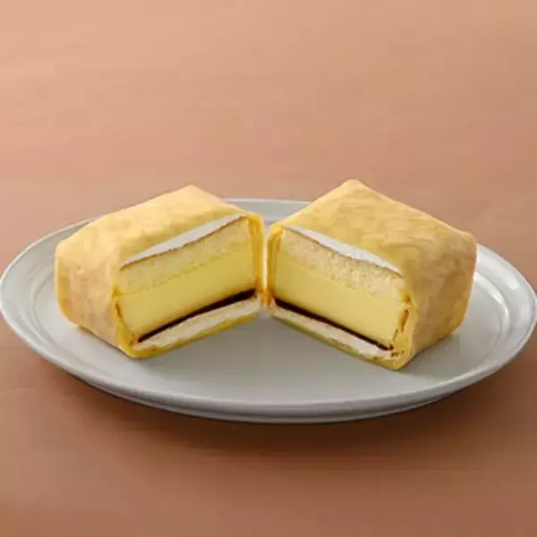 「今週新発売のコンビニプリンまとめ！『たっぷりプリンのクレープ』、『東京都産牛乳使用　ミルクプリン』など♪」の画像