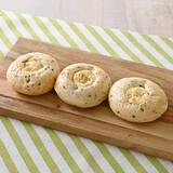 「今週新発売のファミマパンまとめ！『ポムポムプリン　クリームパン　プリン味』、『トルティーヤ　ごろごろ厚切りベーコン＆チーズ』など♪」の画像11