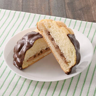 今週新発売のファミマパンまとめ！『ポムポムプリン　クリームパン　プリン味』、『トルティーヤ　ごろごろ厚切りベーコン＆チーズ』など♪