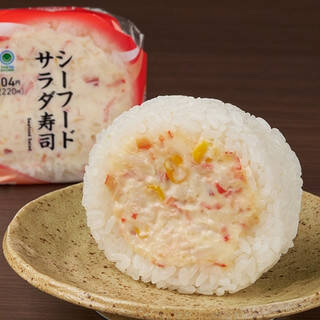 今週新発売のファミマおにぎりまとめ！『五穀米おむすび』、『鮭づくしおむすび』など♪