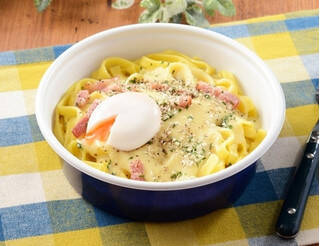 今週新発売のコンビニパスタまとめ トスカーナお墨付き 生パスタミートソース ｐａｓｔａ ｋｉｔｃｈｅｎお墨付き 生パスタカルボナーラ など 22年1月日 エキサイトニュース