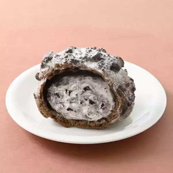 「今週新発売のコンビニ焼菓子まとめ！『カラメルプリンワッフルコーン』、『チョコがけしっとりバウムクーヘン』など♪」の画像