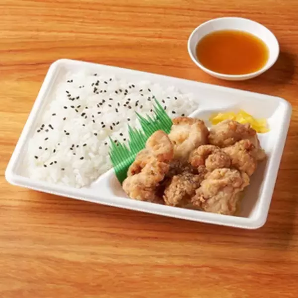 「今週新発売の塩味まとめ！『北海道産ぶり出汁の旨み　函館塩ラーメン』、『旨塩スープの野菜盛りタンメン』など♪」の画像