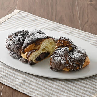 今週新発売のファミマパンまとめ！『ふんわり生チョコパンケーキ』、『くいしんぼうカービィのりんご蒸しパン』など♪