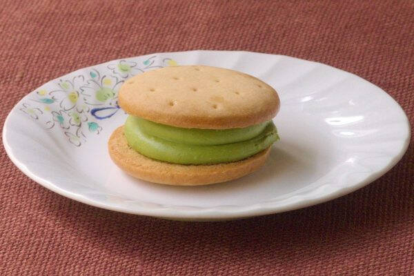 ローソンに新茶シーズン到来しました！　老舗コラボが香り立つ！：今週のコンビニスイーツランキング