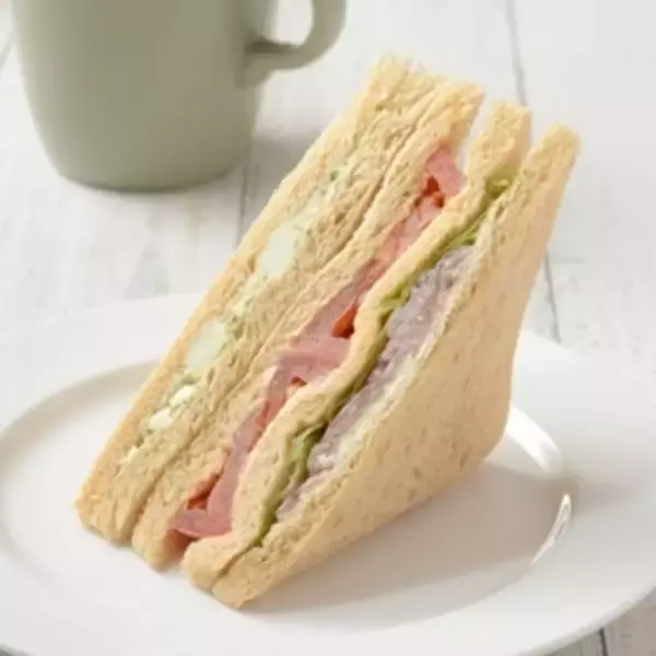 「今週新発売のトマト料理まとめ！『生ハムとトマトのジェノベーゼ風＆バジルポテト』、『広島県産豚とグリル野菜のトマトスープパスタ』など♪」の画像