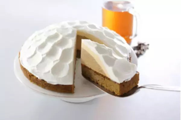 「今週新発売のケーキまとめ！『ふわふわケーキのキャラメルアーモンド』、『いちごのもちっとパンケーキ』など♪」の画像