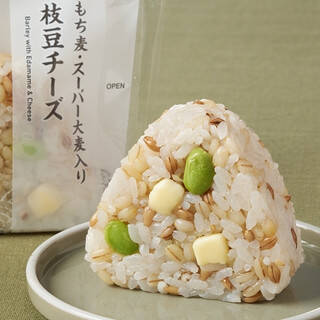 今週新発売のもち麦まとめ！『もち麦　スーパー大麦　枝豆チーズ』、『道産秋鮭焼ほぐしごはん　もち麦』など♪