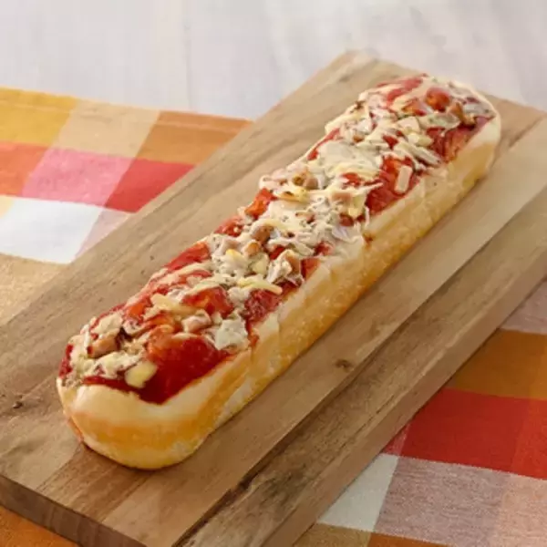 「今週新発売のファミマパンまとめ！『ミックスピザスティック』、『石窯パリジャンサンドボロニア＆ソフトサラミ』など♪」の画像