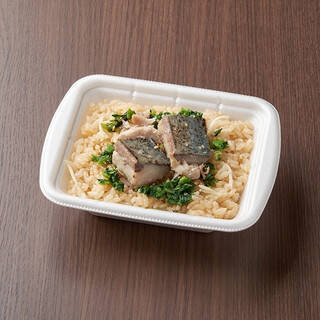 今週新発売のファミマお弁当まとめ！『ＢＥ：ＦＩＲＳＴ　ねぎ塩豚カルビ重　麦飯』、『てんこ盛！炒飯＆ソース焼きそば』など♪