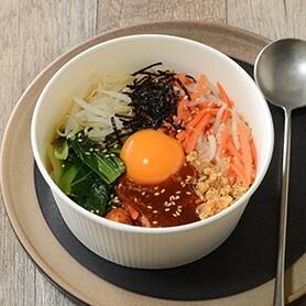今週新発売のダイエットまとめ！『もち麦入り　たんぱく質たっぷり参鶏湯風スープ』、『彩り野菜とそぼろの旨辛ビビンパ　もち麦入りご飯』など♪