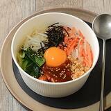「今週新発売のダイエットまとめ！『もち麦入り　たんぱく質たっぷり参鶏湯風スープ』、『彩り野菜とそぼろの旨辛ビビンパ　もち麦入りご飯』など♪」の画像3