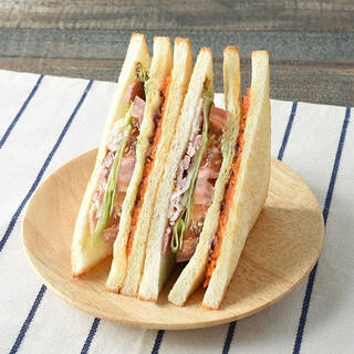 今週新発売のトマトまとめ！『ブリトーモッツァレラとトマトのマルゲリ‐タ』、『トマトとクリームポテトの焼チーズハンバーグ』など♪