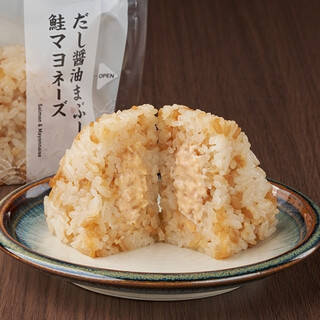 今週新発売の醤油味まとめ！『だし醤油まぶし飯　海苔佃煮おむすび』、『だし醤油まぶし飯　鮭マヨネーズおむすび』など♪