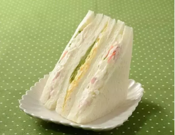 「今週新発売の増量タイプの食品まとめ！『かむかむレモン』、『盛りすぎ！ポテトたまごサンド』など♪」の画像