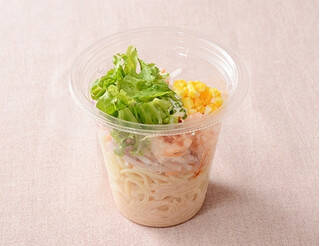 今週新発売のコンビニパスタまとめ！『チキンと野菜の冷製パスタ』、『スパイス香るカレーパスタ　ハンバーグのせ』など♪