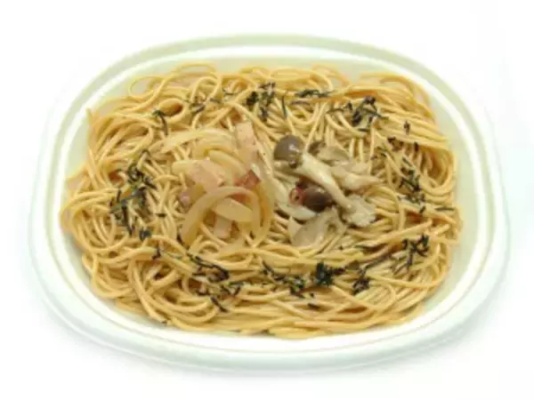 「今週新発売のコンビニパスタまとめ！『きのこの和風パスタ　大盛』、『ヤミ闇やみつき　イカ墨パスタ』など♪」の画像