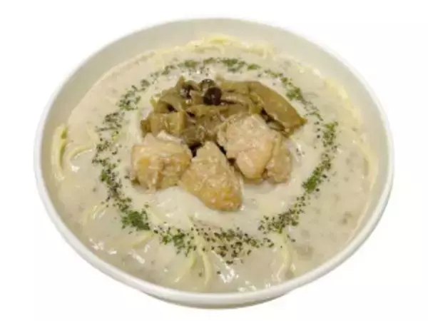 「今週新発売のコンビニパスタまとめ！『きのこの和風パスタ　大盛』、『ヤミ闇やみつき　イカ墨パスタ』など♪」の画像