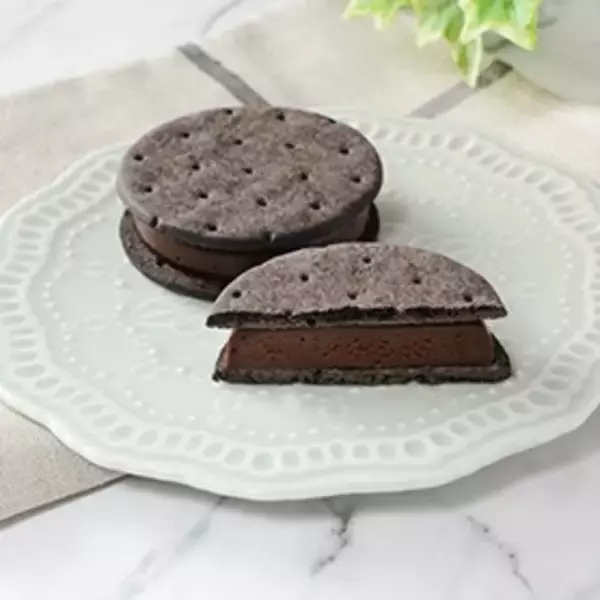 「今週新発売の生クリームまとめ！『生ドーナツ　カスタードホイップ』、『ショコラクッキーサンド』など♪」の画像