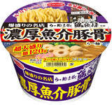 「今週新発売の濃厚な食べものまとめ！『爆盛りの名店　らー麺土俵鶴嶺峰監修　濃厚魚介豚骨らー麺』、『堅あげポテト　北海道バターしょうゆ味』など♪」の画像2